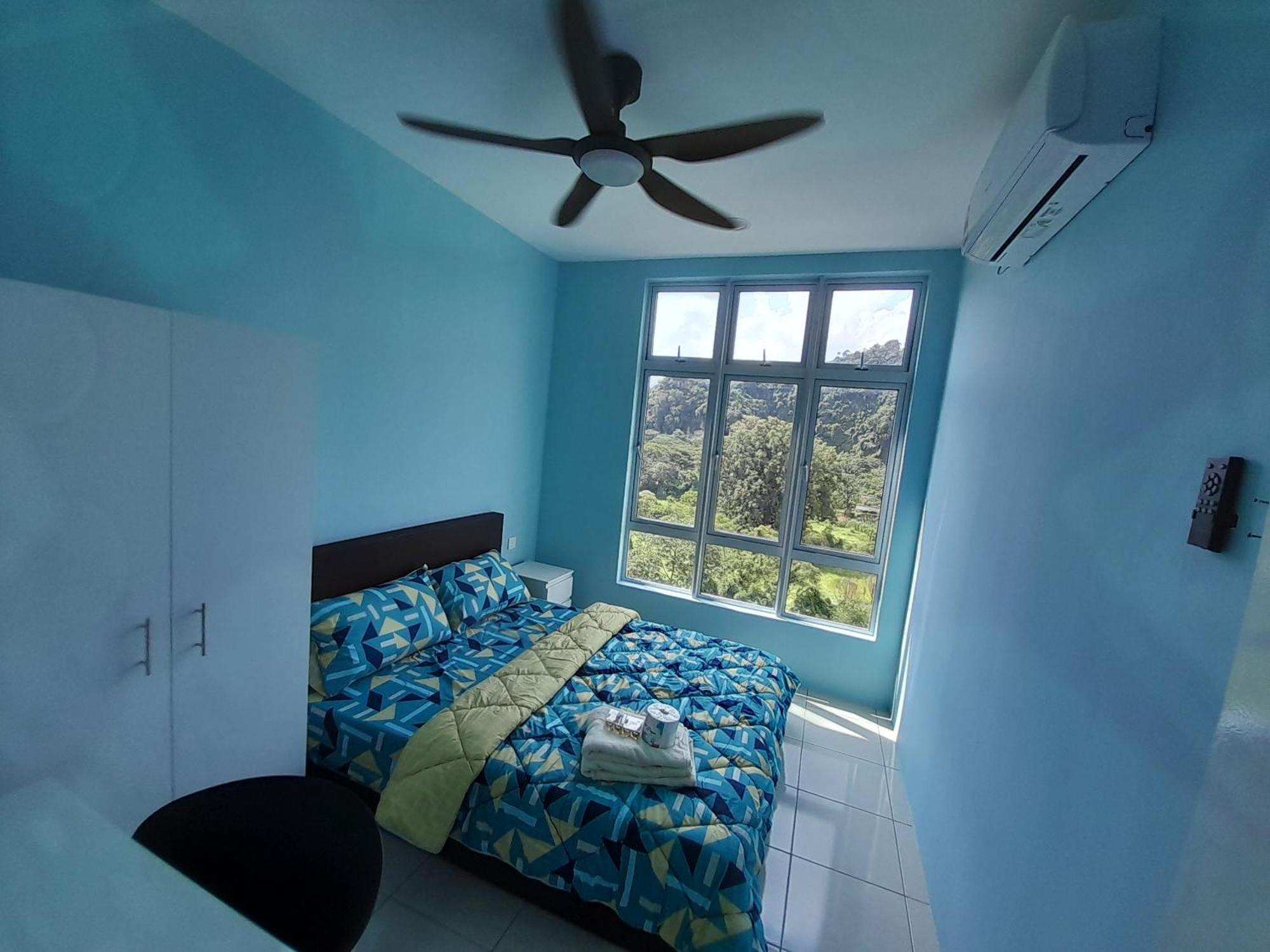 The Anderson With Netflix With Free Parking With Swimming Pool And At Centre Nearby To Amenities And Attractions *