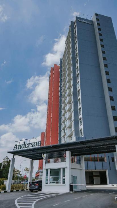 Apartment The Anderson With Netflix & Astro
